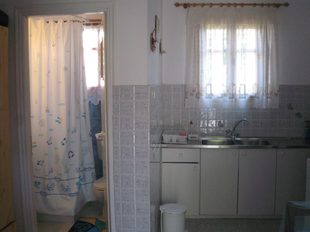 Maria Charalampaki Studios Скирос Номер фото